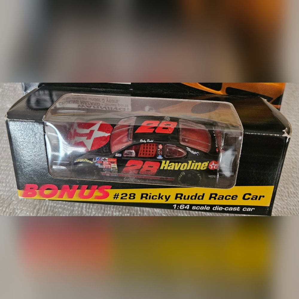 Texaco Need for Speed #28 Ricky Rudd 1:64 scale die cast car.CD-rom not included